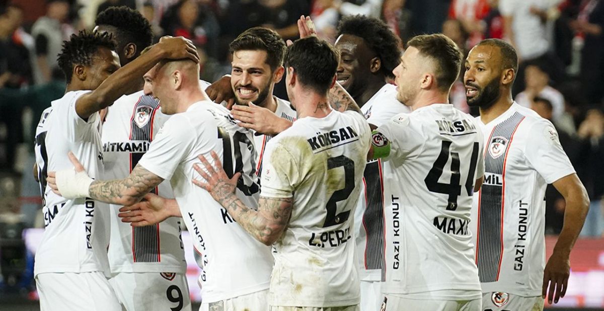 Gaziantep FK, Antalyaspor'u Deplasmanda Farklı ...