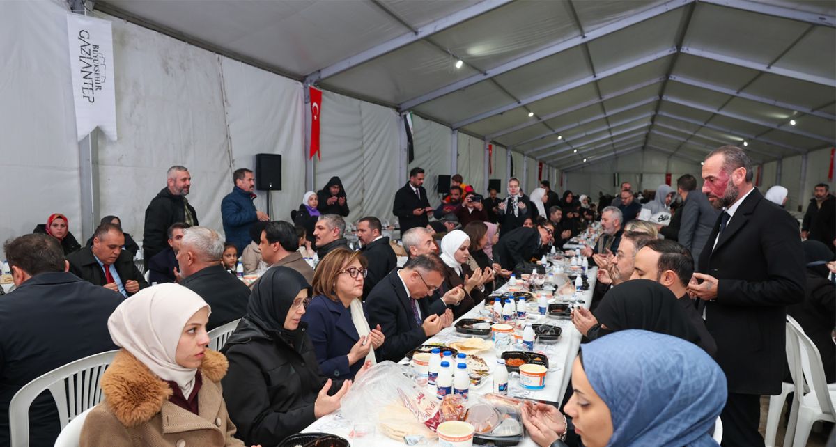 Gaziantep Büyükşehir'den Halep'te 10 Bin ...