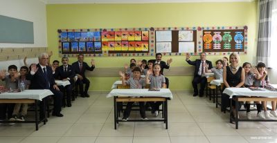 Gaziantep'te Karneler Dağıtıldı: 678 Bin Öğrenci Tatile Merhaba Dedi